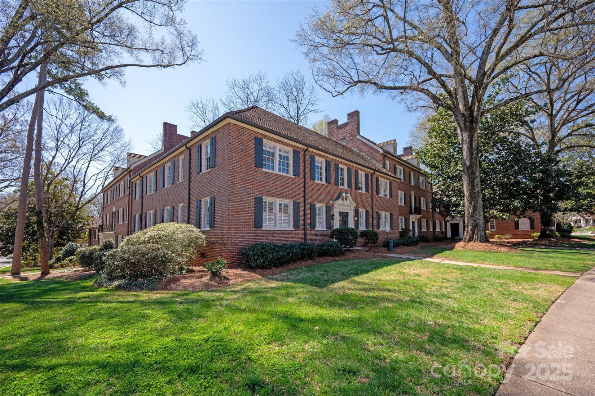 Property image 3 at 103 S Laurel Avenue, Charlotte, NC 28207