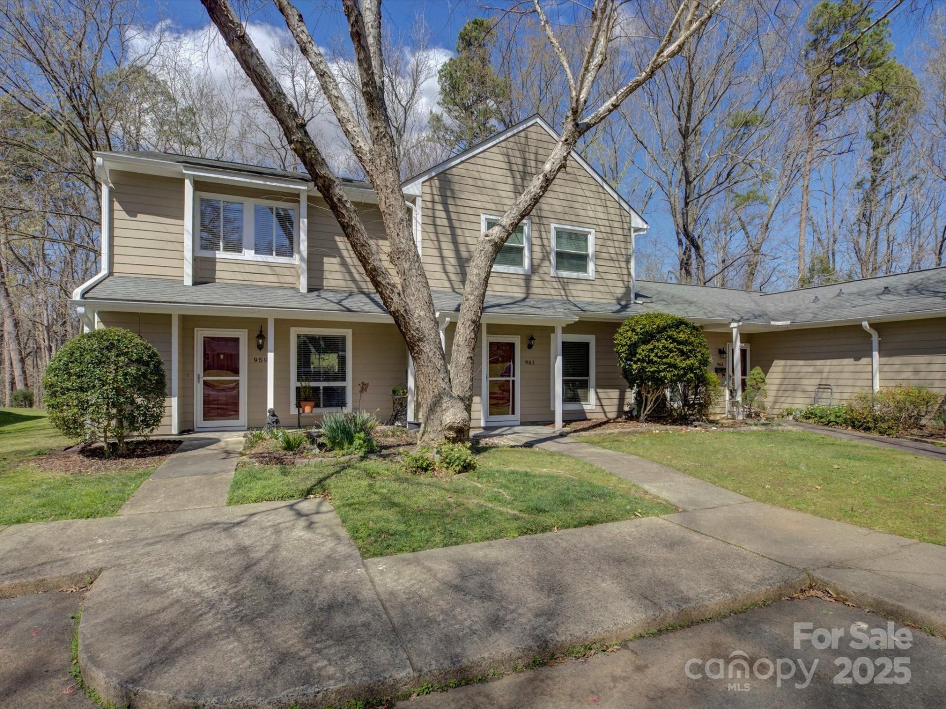 961 Sardis Cove Drive