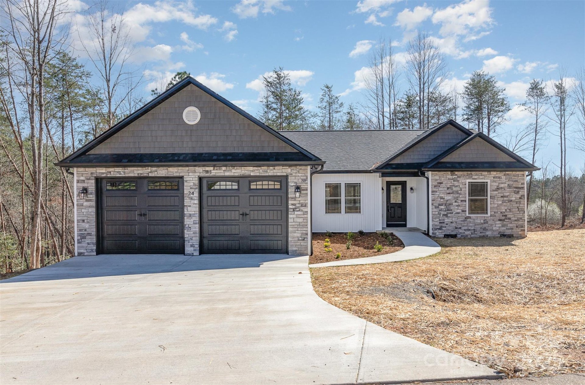 Property image 4 at 24 Eastwinds Drive, Hickory, NC 28601