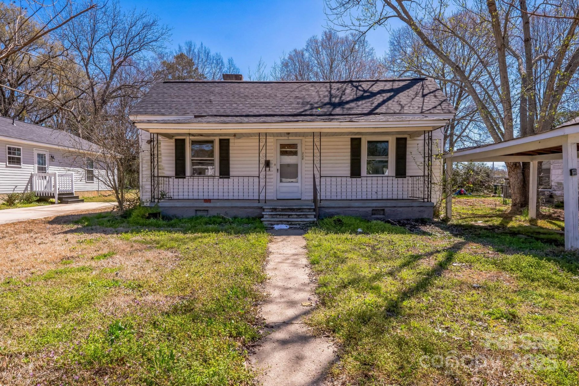 208 Columbia Avenue