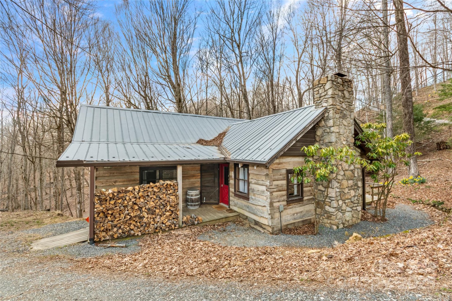 Property image 1 at 988 English Ridge Lane, Mars Hill, NC 28754