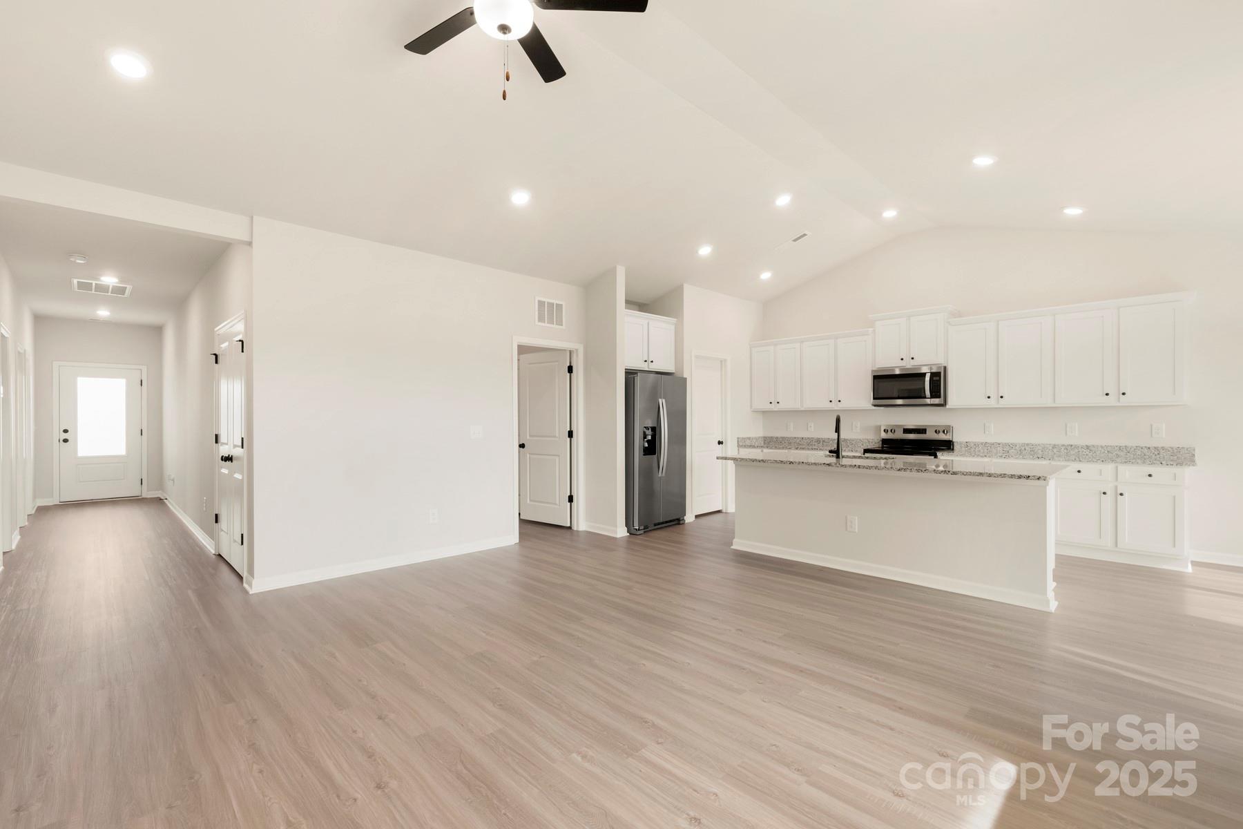 Property image 2 at 7128 Jerimoth Lane, Charlotte, NC 28215
