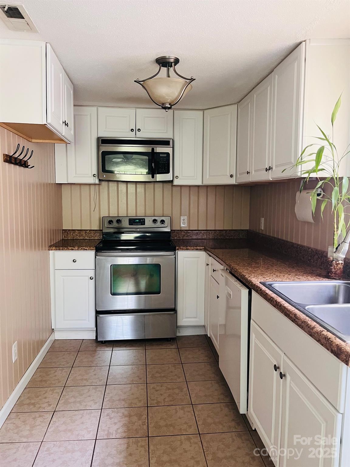 Property image 1 at 3232 Wilson Heights Drive, Hildebran, NC 28637