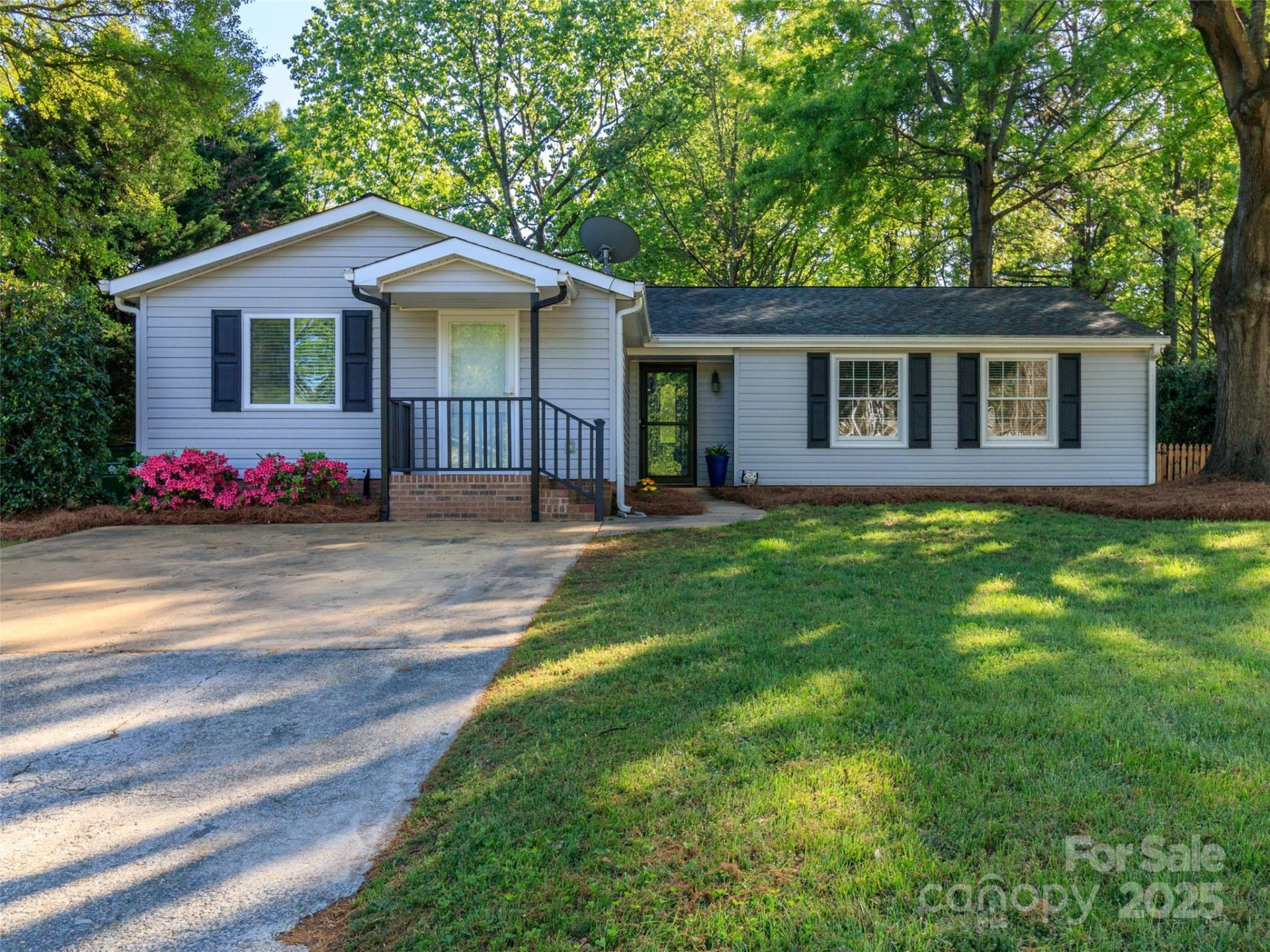 Property image 1 at 7417 Shadowlake Drive, Charlotte, NC 28226