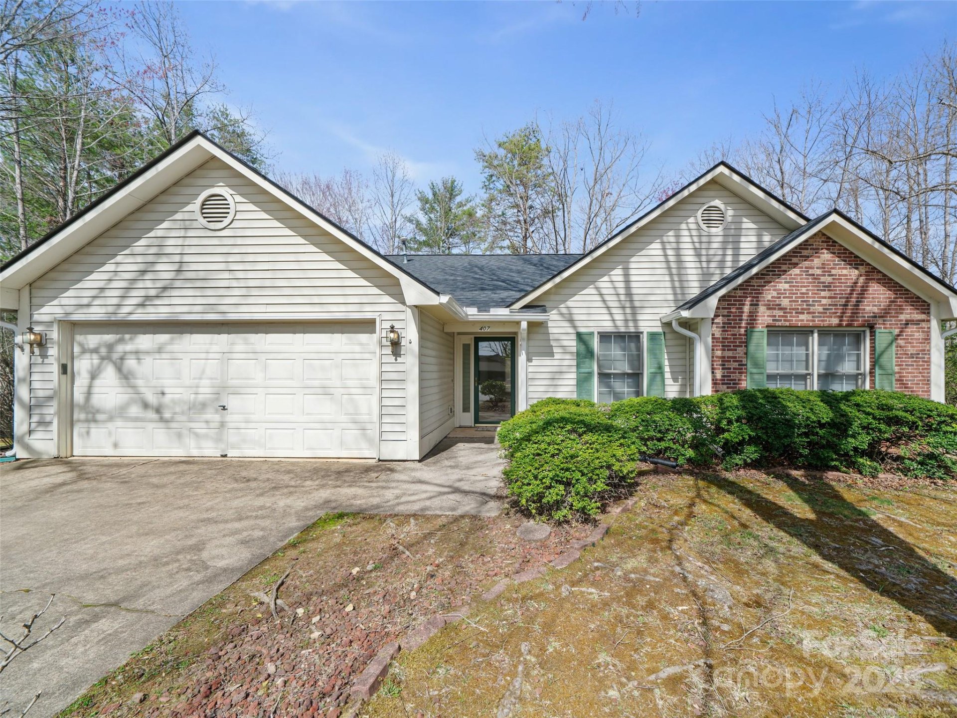 407 E Glensprings Court