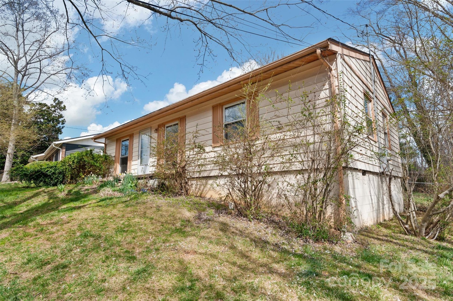 Property image 1 at 279 State Street, Asheville, NC 28806