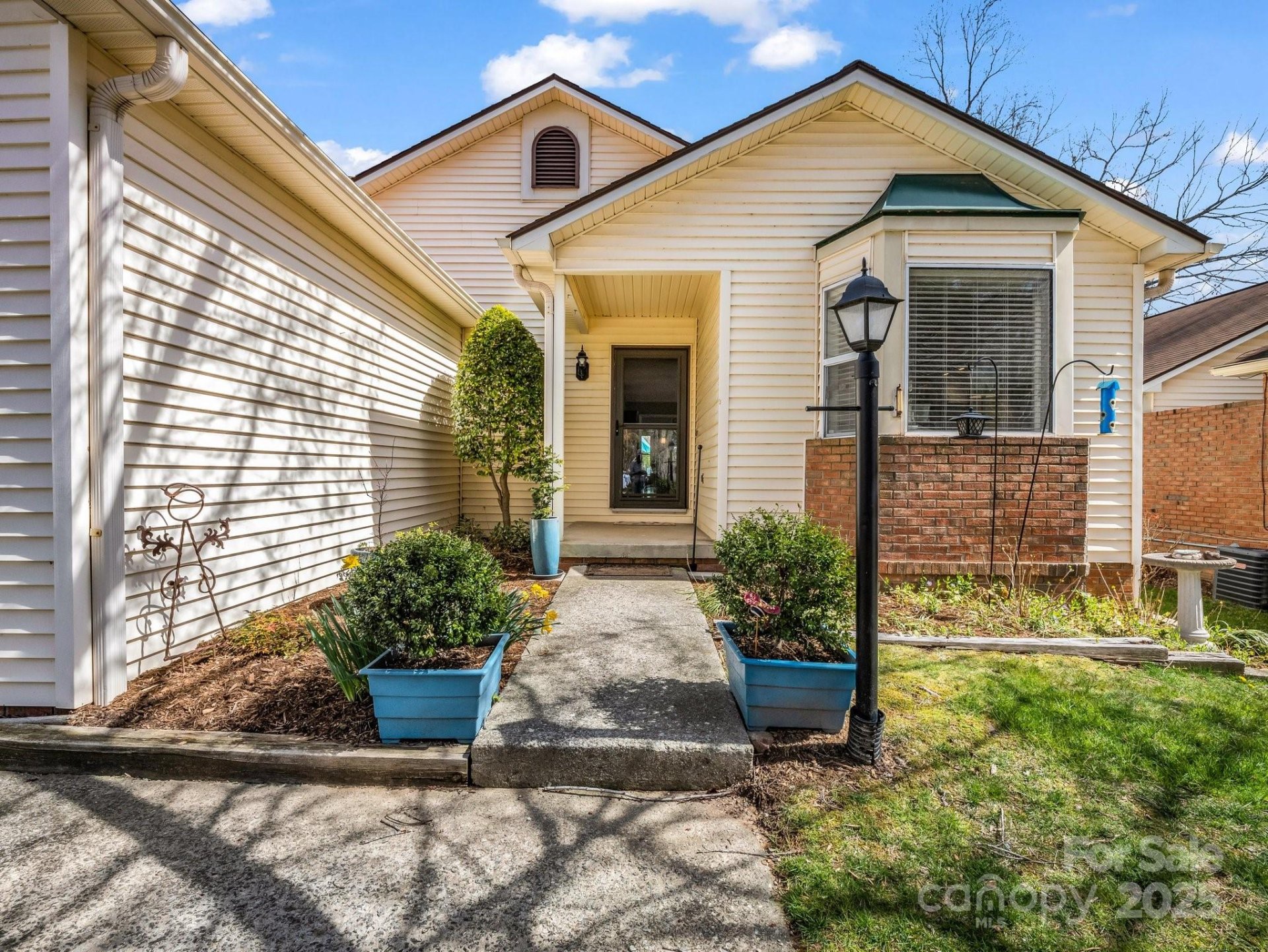 Property image 2 at 129 Exeter Court, Hendersonville, NC 28791