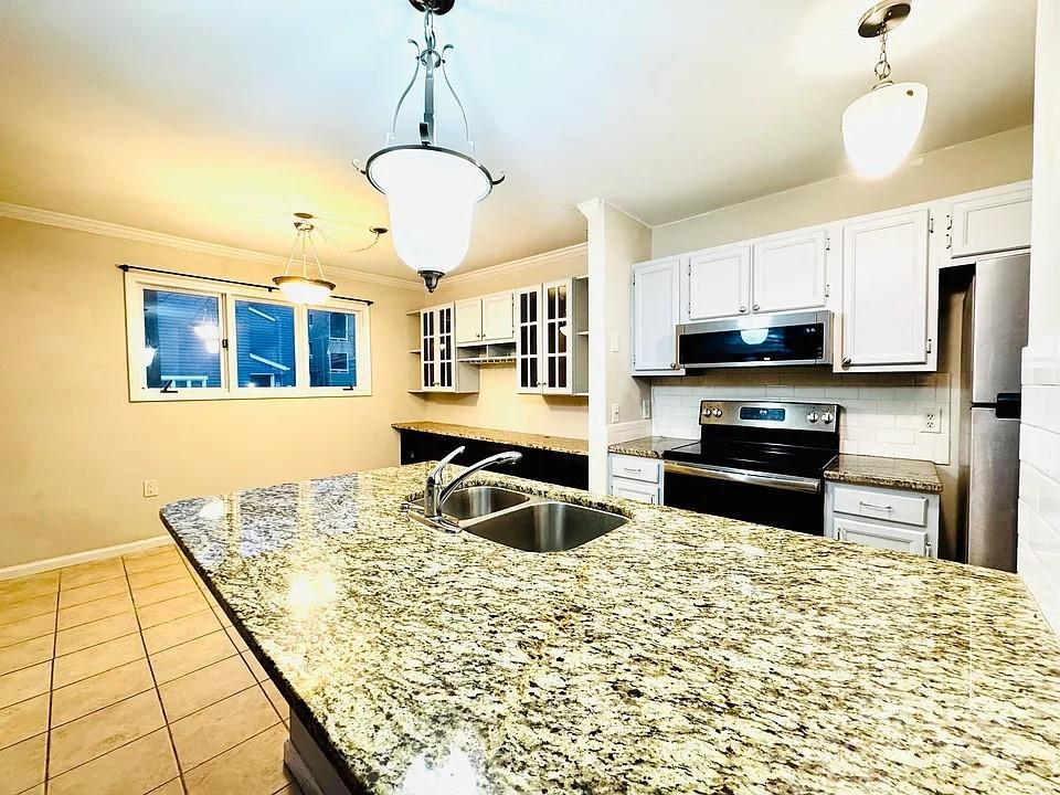 Property image 1 at 423 W 8th Street, Charlotte, NC 28202