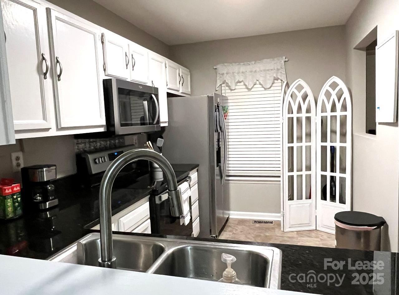 Property at 8103 Circle Tree Lane, Charlotte, NC 28277