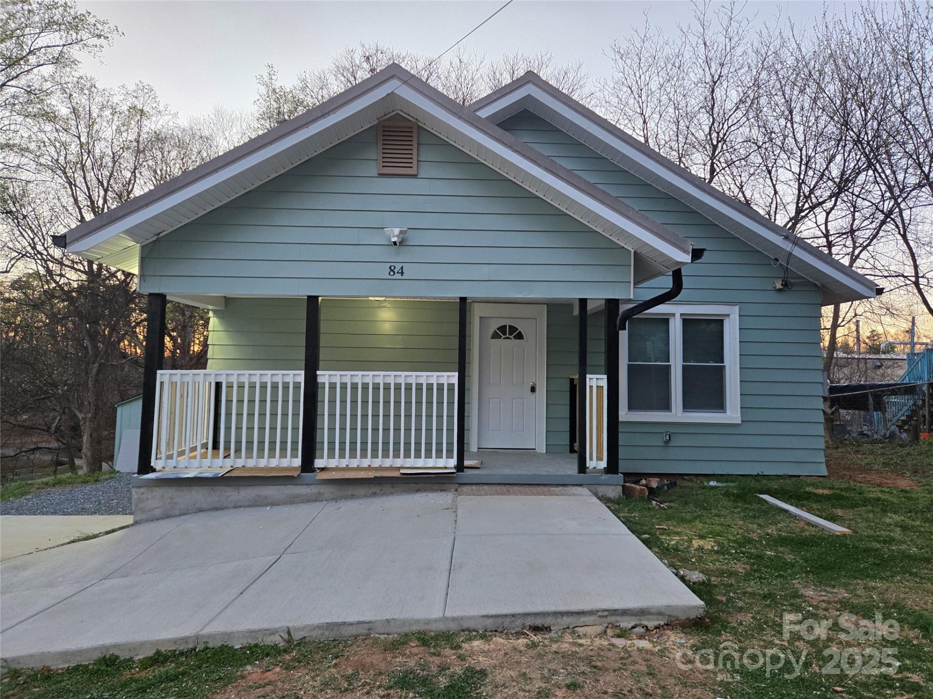 Property image 1 at 84 13th Street, Hickory, NC 28601