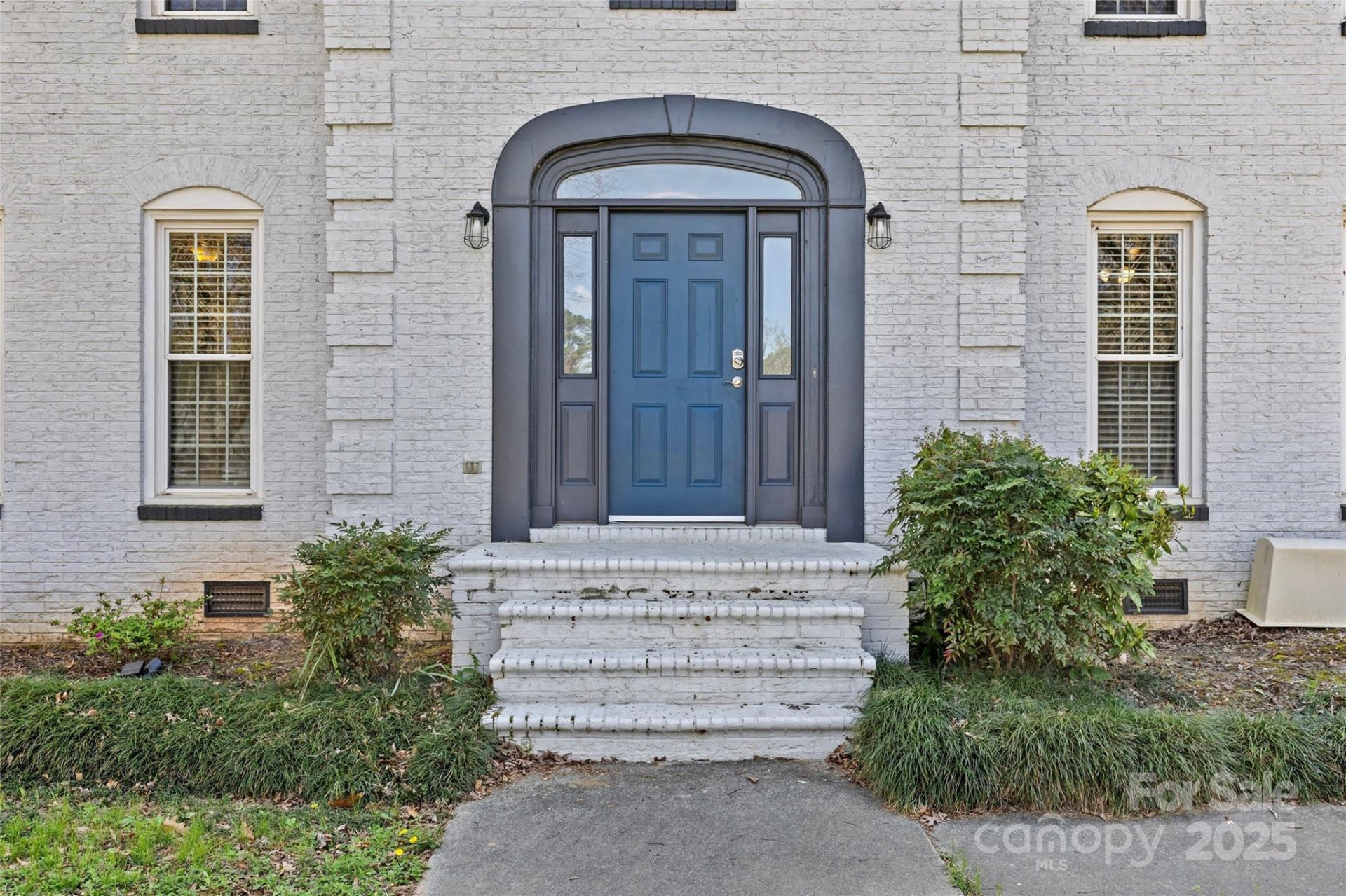 Property image 2 at 2016 Monaghan Court, Matthews, NC 28105
