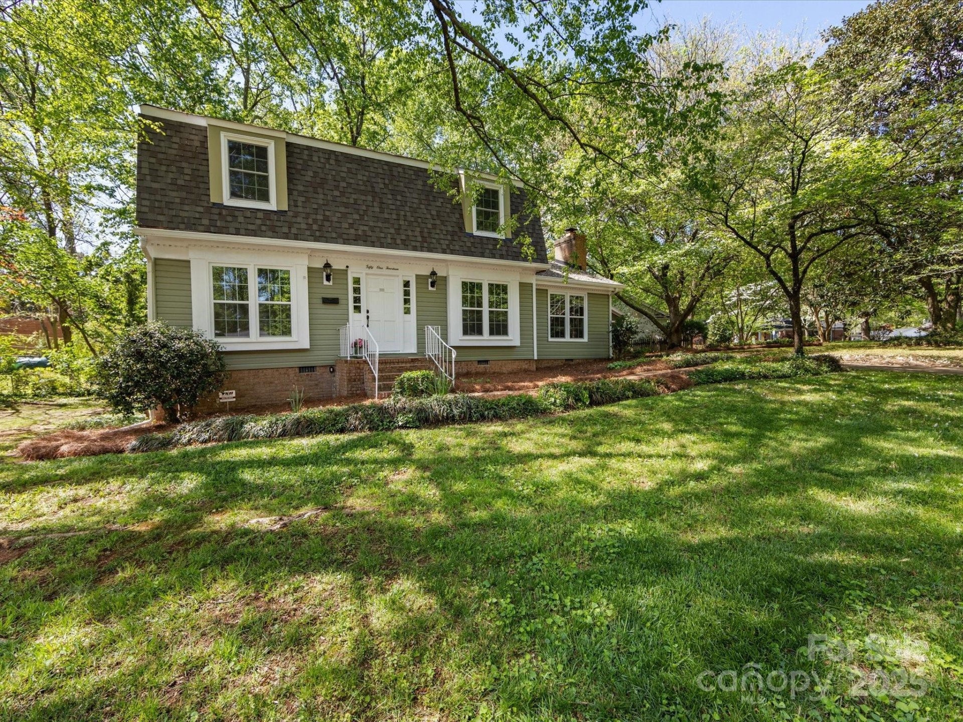 Property image 1 at 5114 Glenbrier Drive, Charlotte, NC 28212