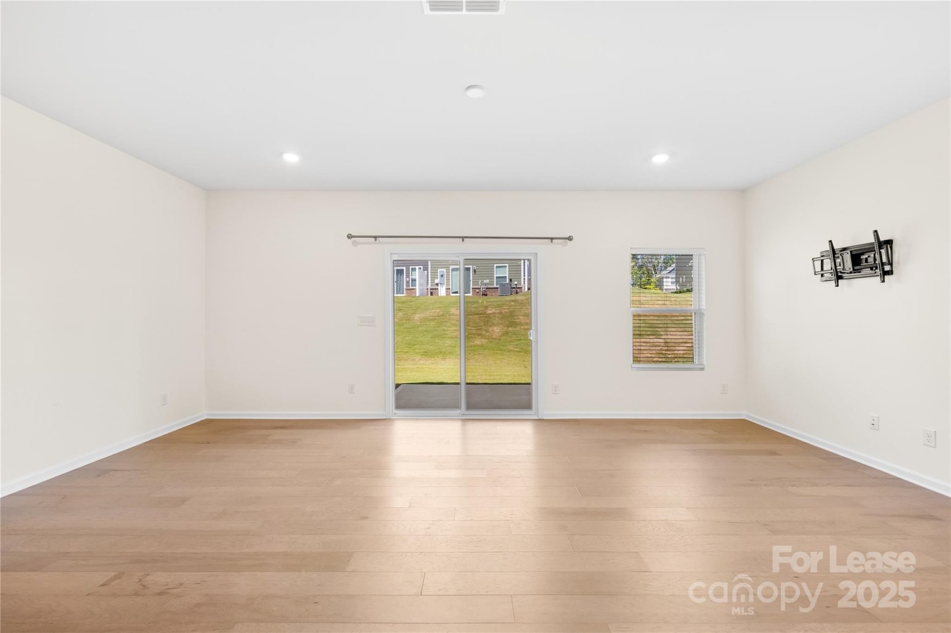 Property image 3 at 239 Harpers Run Lane, Matthews, NC 28104