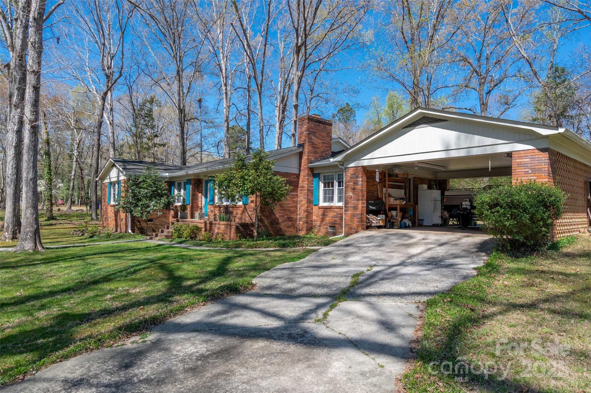1010 Sherwood Circle