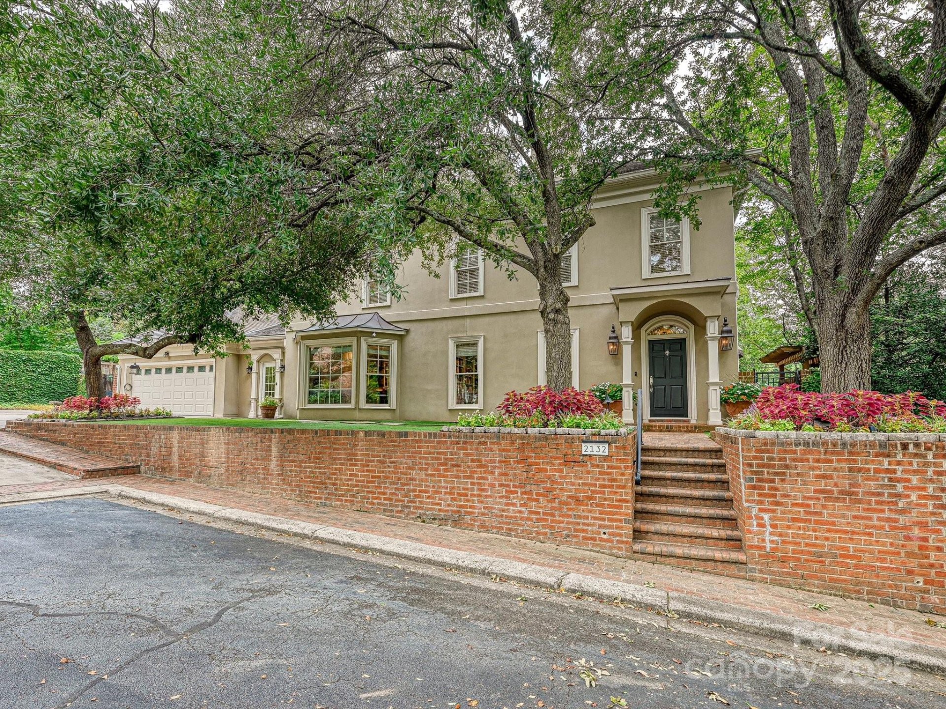 Property image 3 at 2132 Rolston Drive, Charlotte, NC 28207
