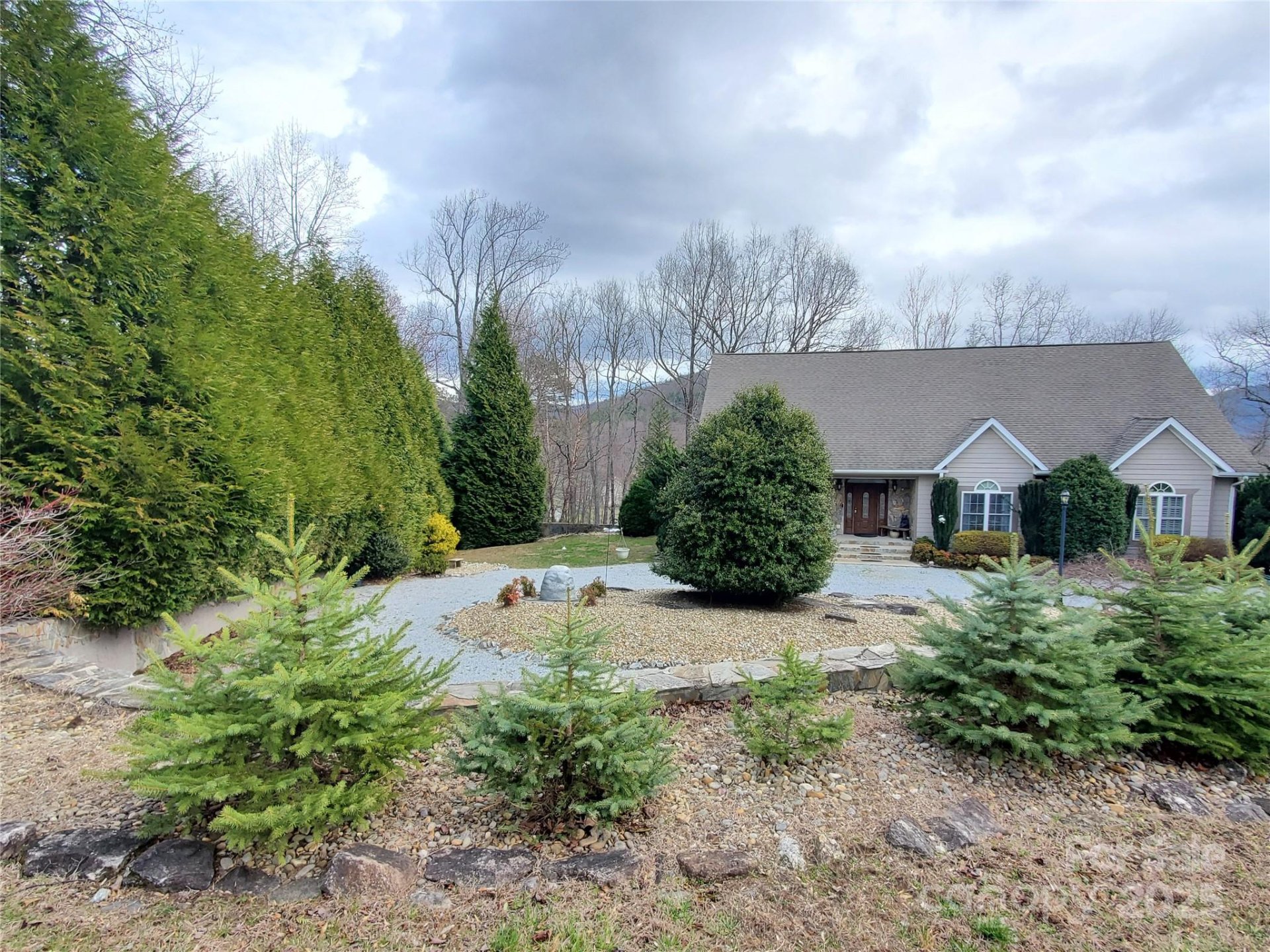 Grand Oaks, Hendersonville Community