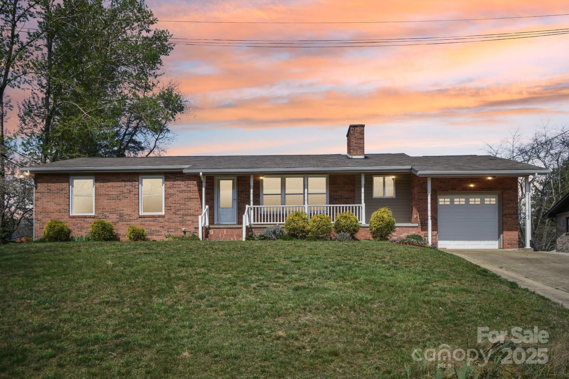 Property image 1 at 10 Sun Up Lane, Candler, NC 28715