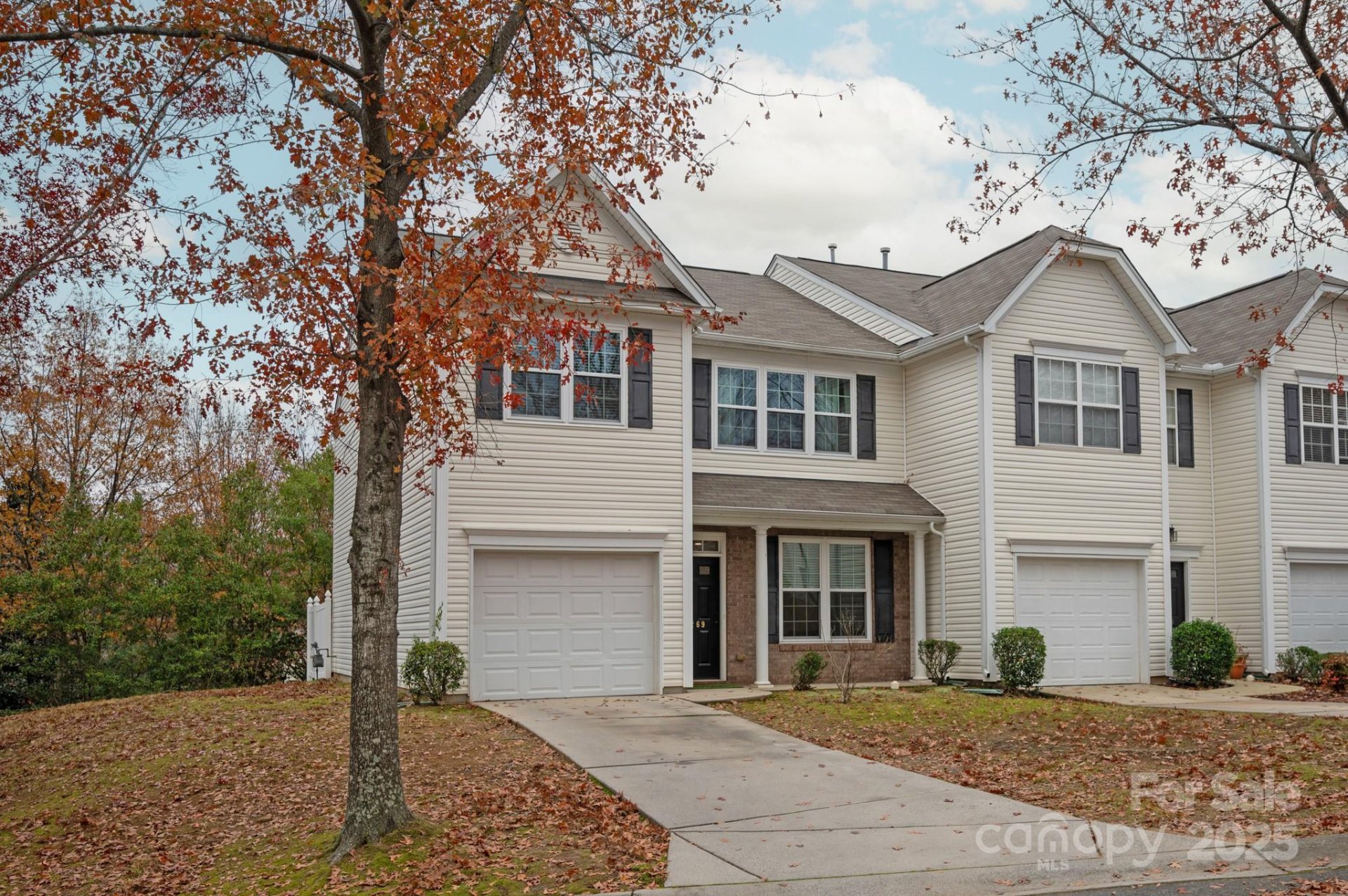 Property image 1 at 2269 Winthrop Chase Drive, Charlotte, NC 28212