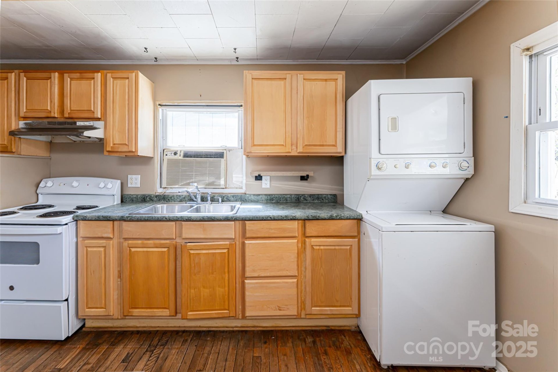 Property image 4 at 2 Evergreen Avenue, Asheville, NC 28806