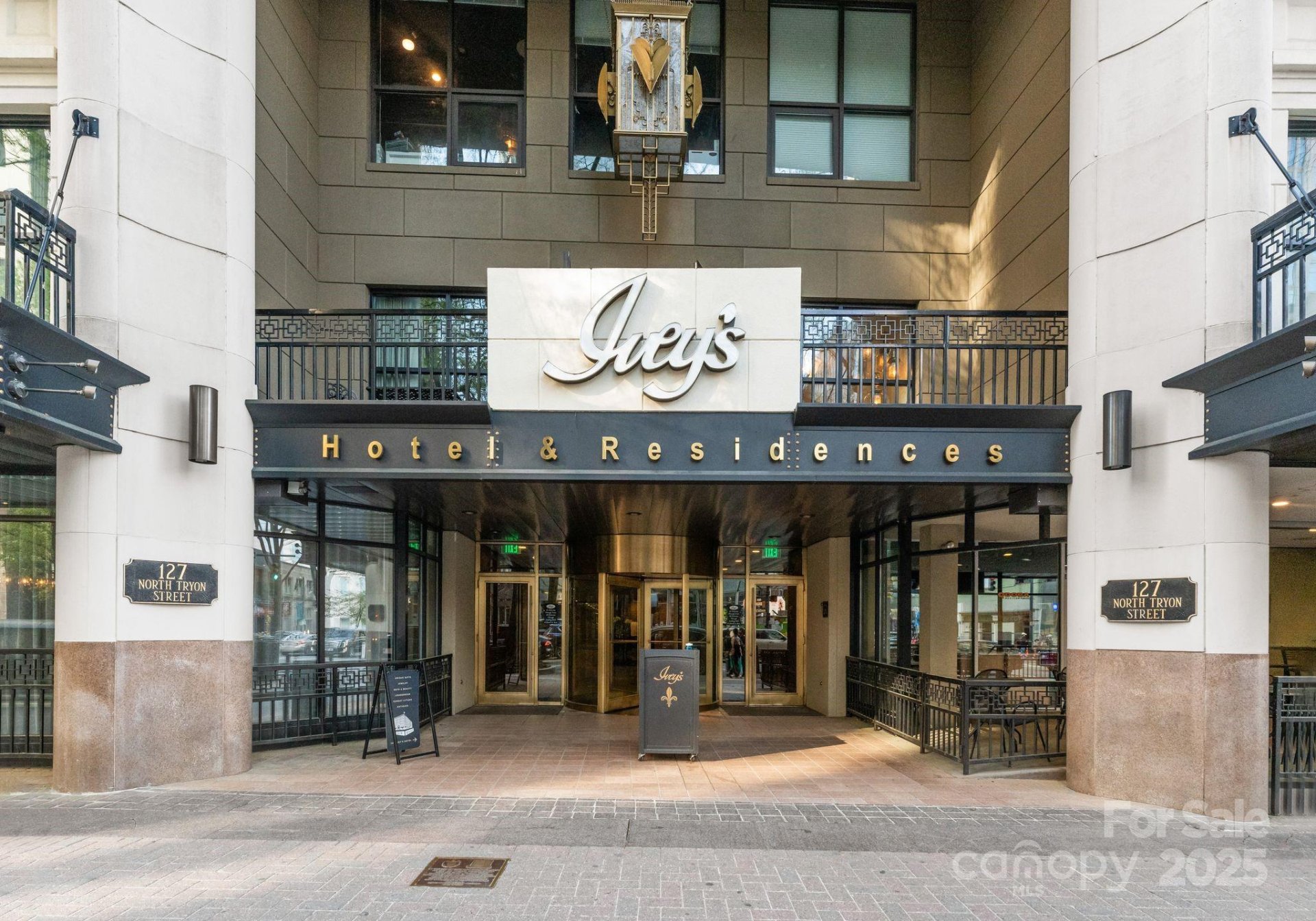 Iveys Townhomes, Charlotte Community