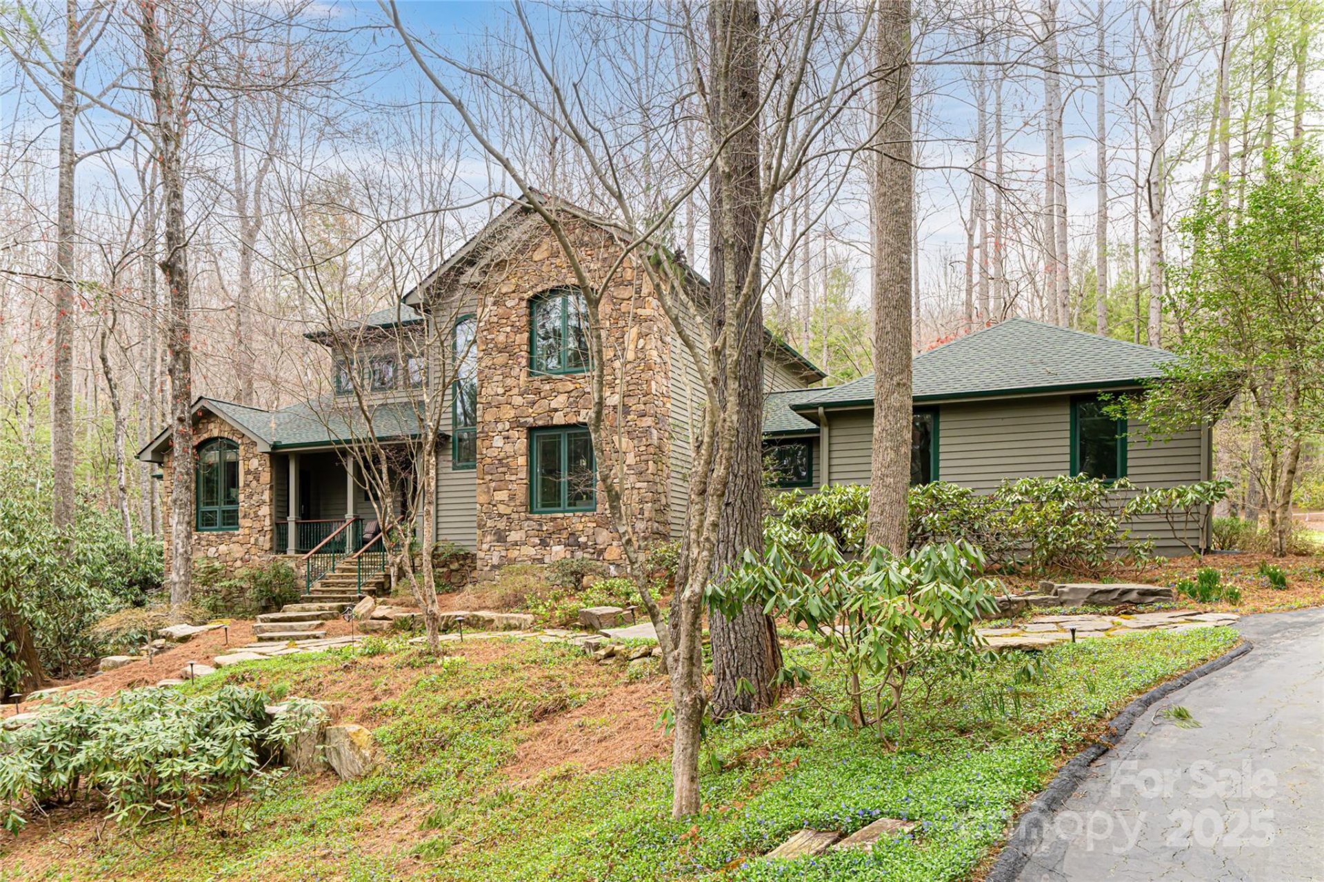 Property image 3 at 212 Shadybrook Trail, Hendersonville, NC 28739