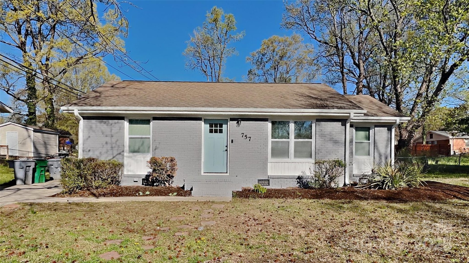 Hidden Valley, Charlotte Community