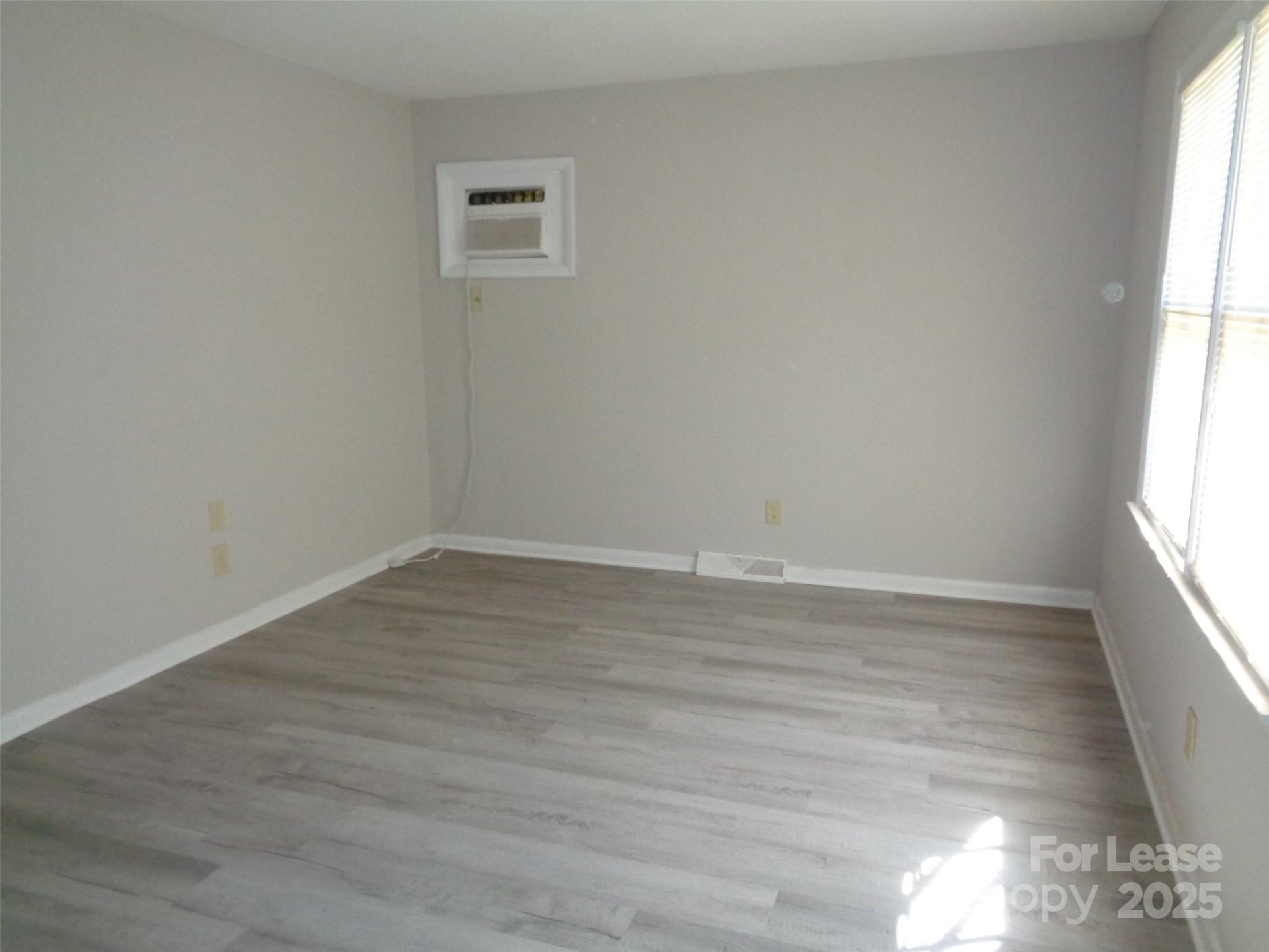 Property image 2 at 524 Echodale Drive, Charlotte, NC 28217