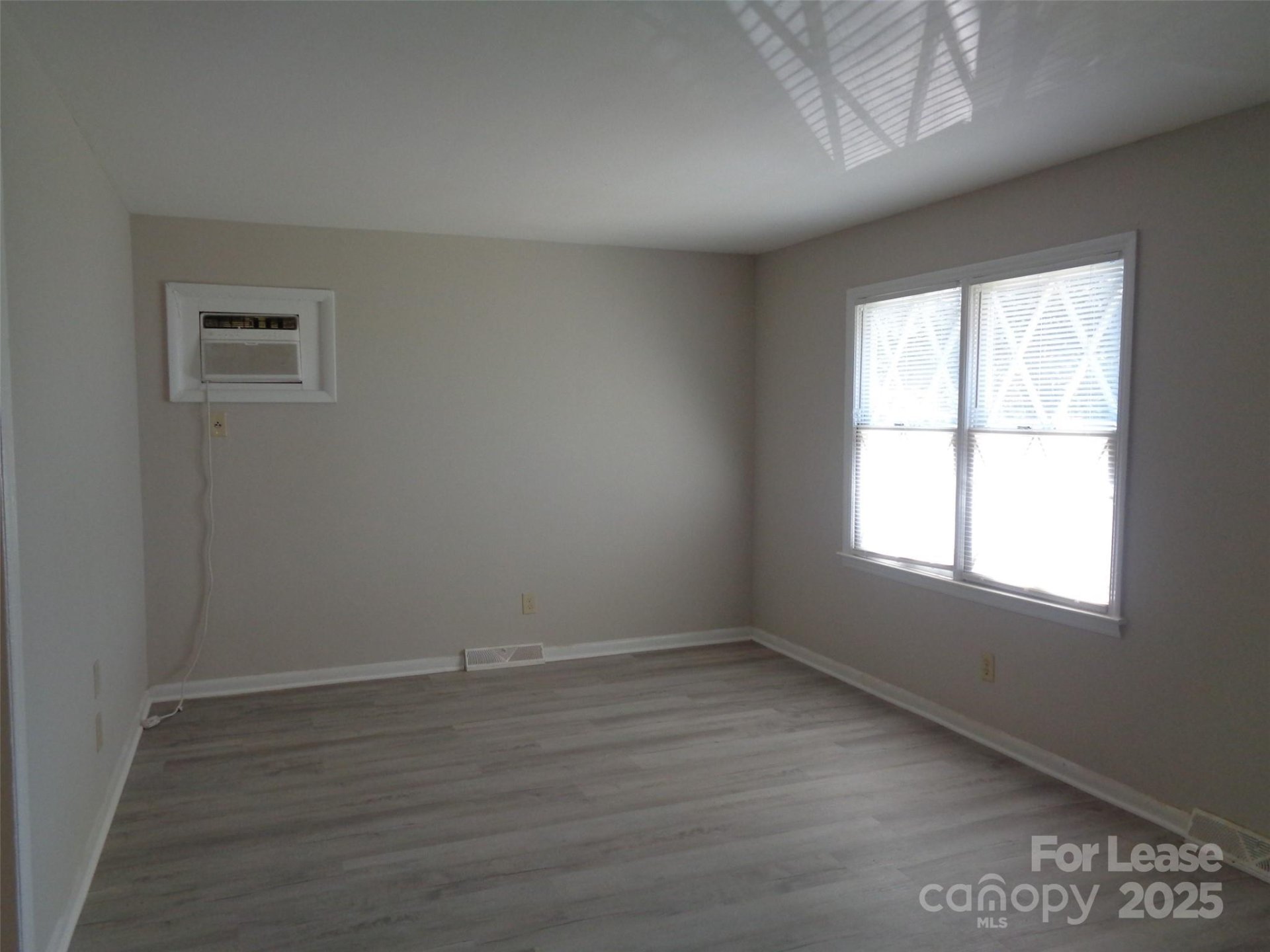 Property image 4 at 524 Echodale Drive, Charlotte, NC 28217