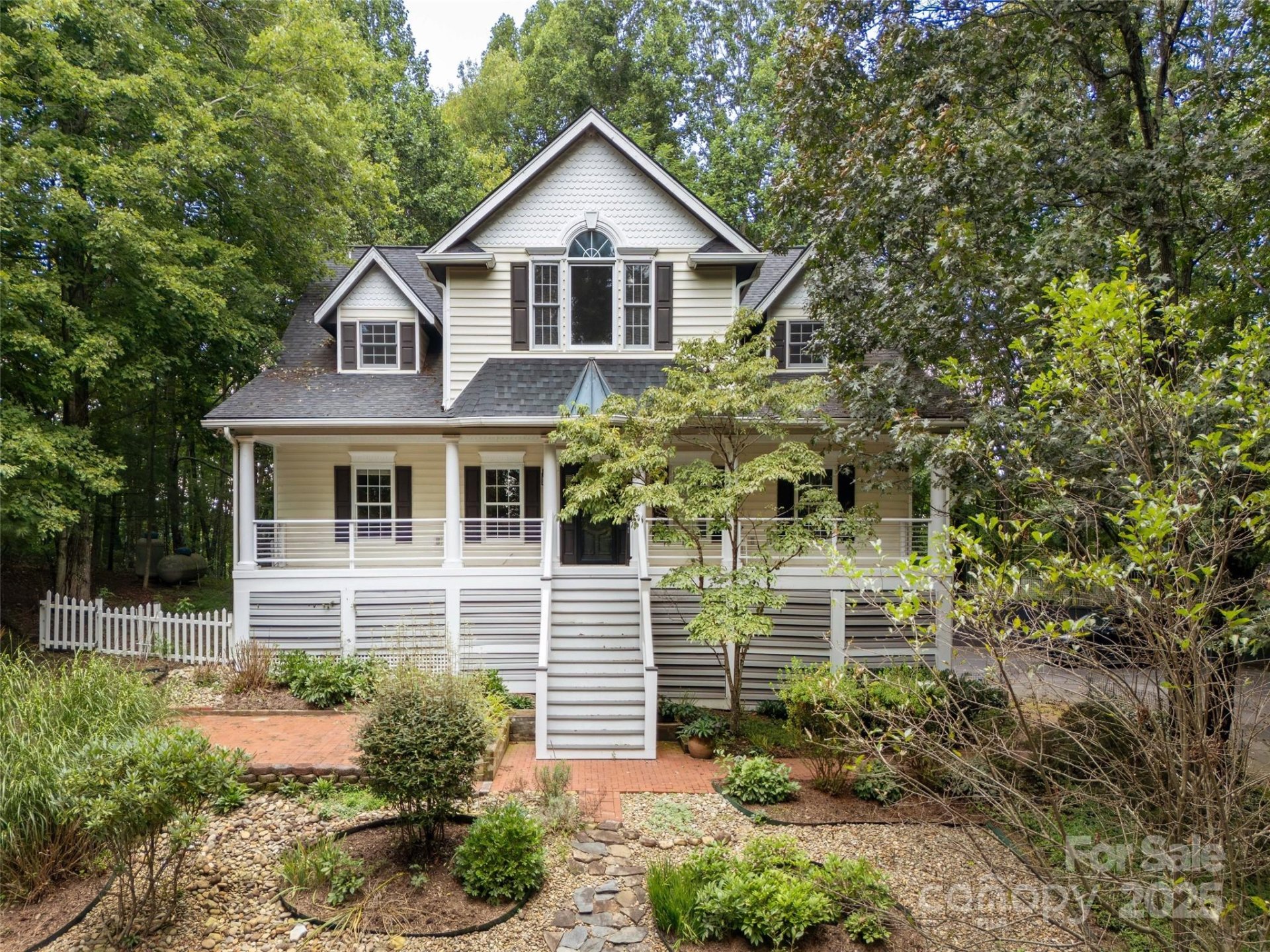 Property image 2 at 1400 Rambling Oaks Trail, Hendersonville, NC 28739