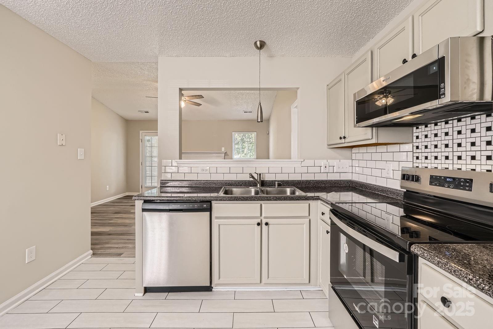 Property image 5 at 3023 Fairglen Road, Charlotte, NC 28269