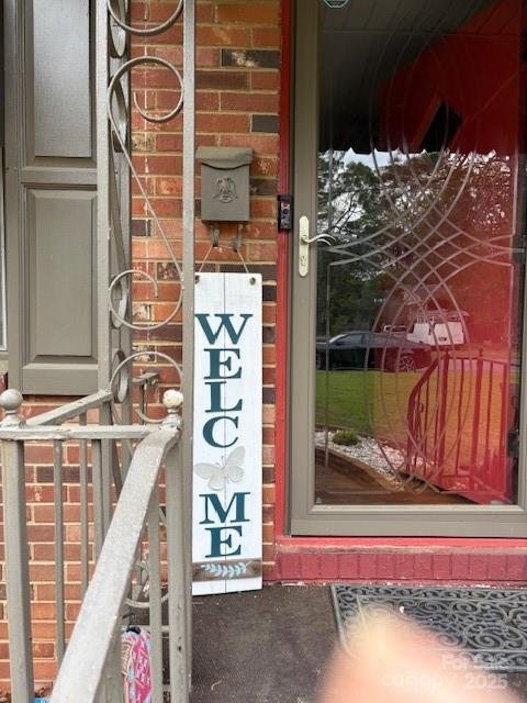Property image 5 at 4331 Knollcrest Drive, Charlotte, NC 28208