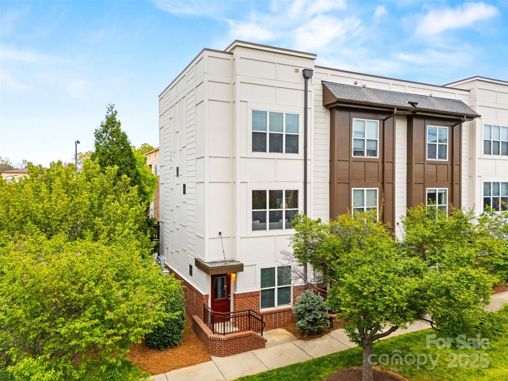 Property image 1 at 837 Seigle Point Drive, Charlotte, NC 28204