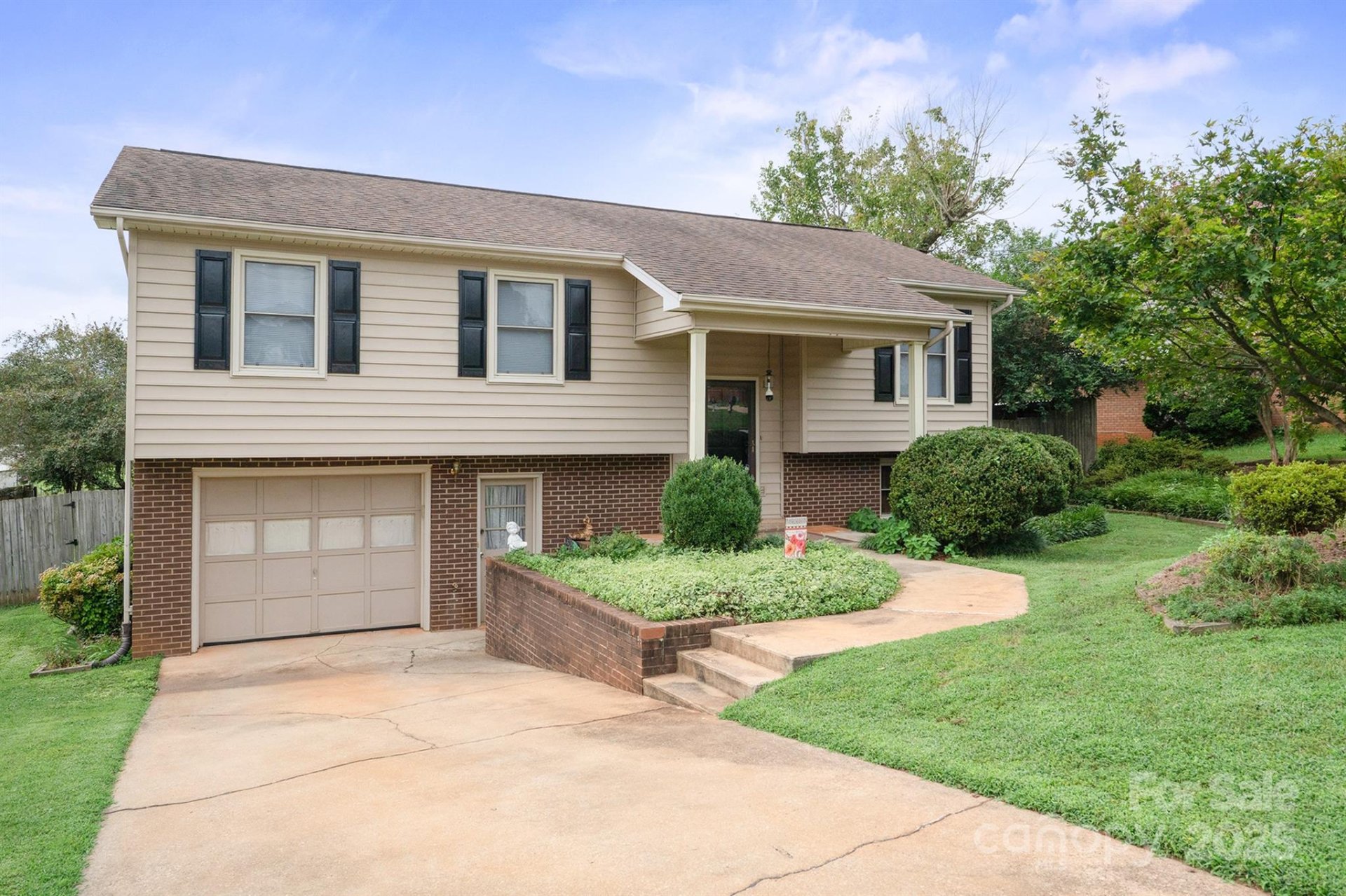 Meadowbrook Acres, Newton Community