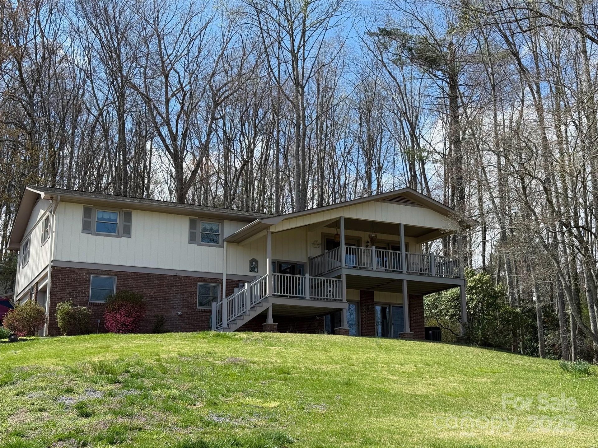 Property image 1 at 53 Oakwood Drive, Horse Shoe, NC 28742