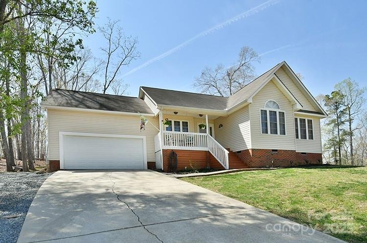 Property image 3 at 623 Roxboro Drive, Mount Gilead, NC 27306