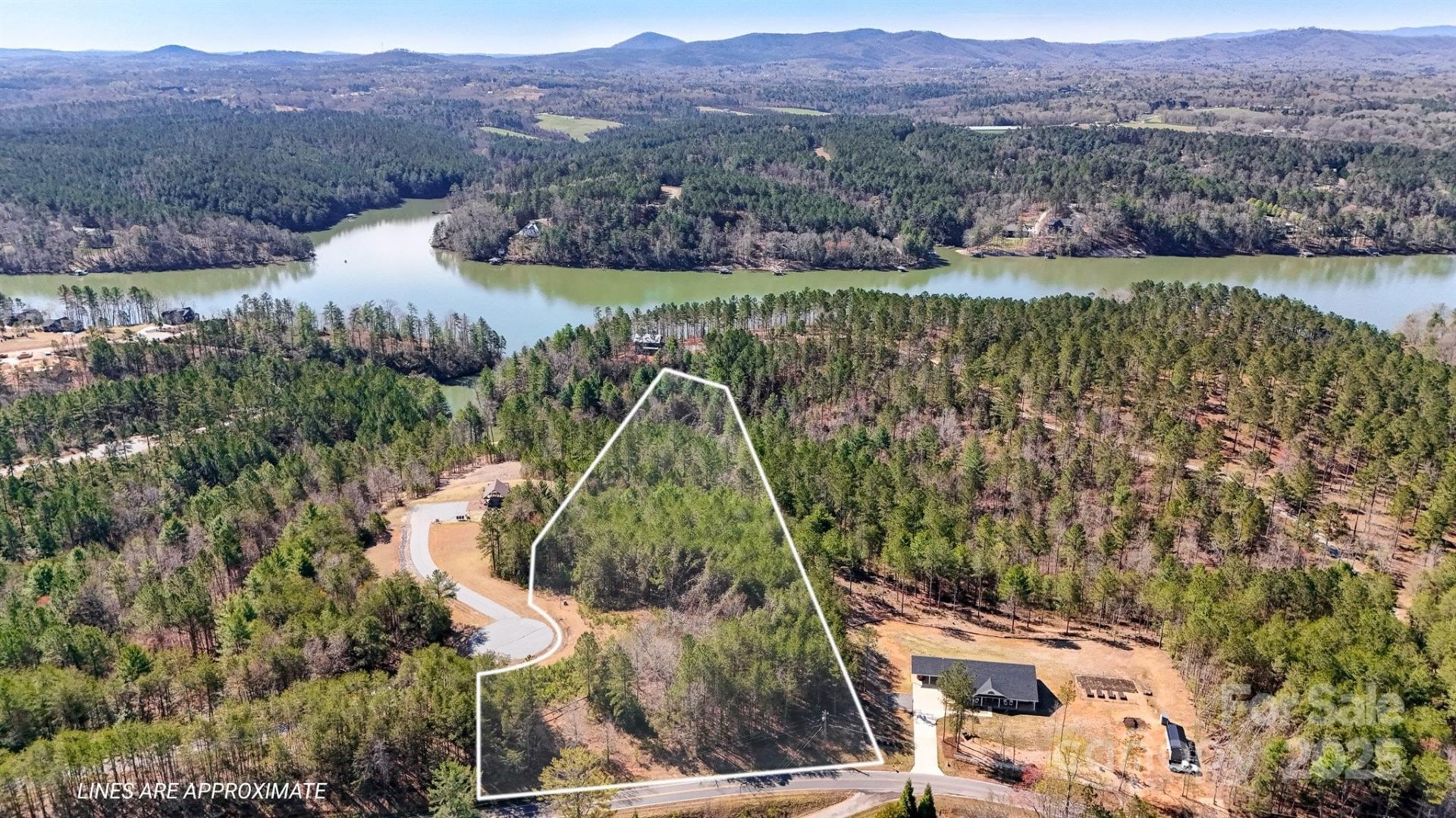 1428 Edgewater Trail