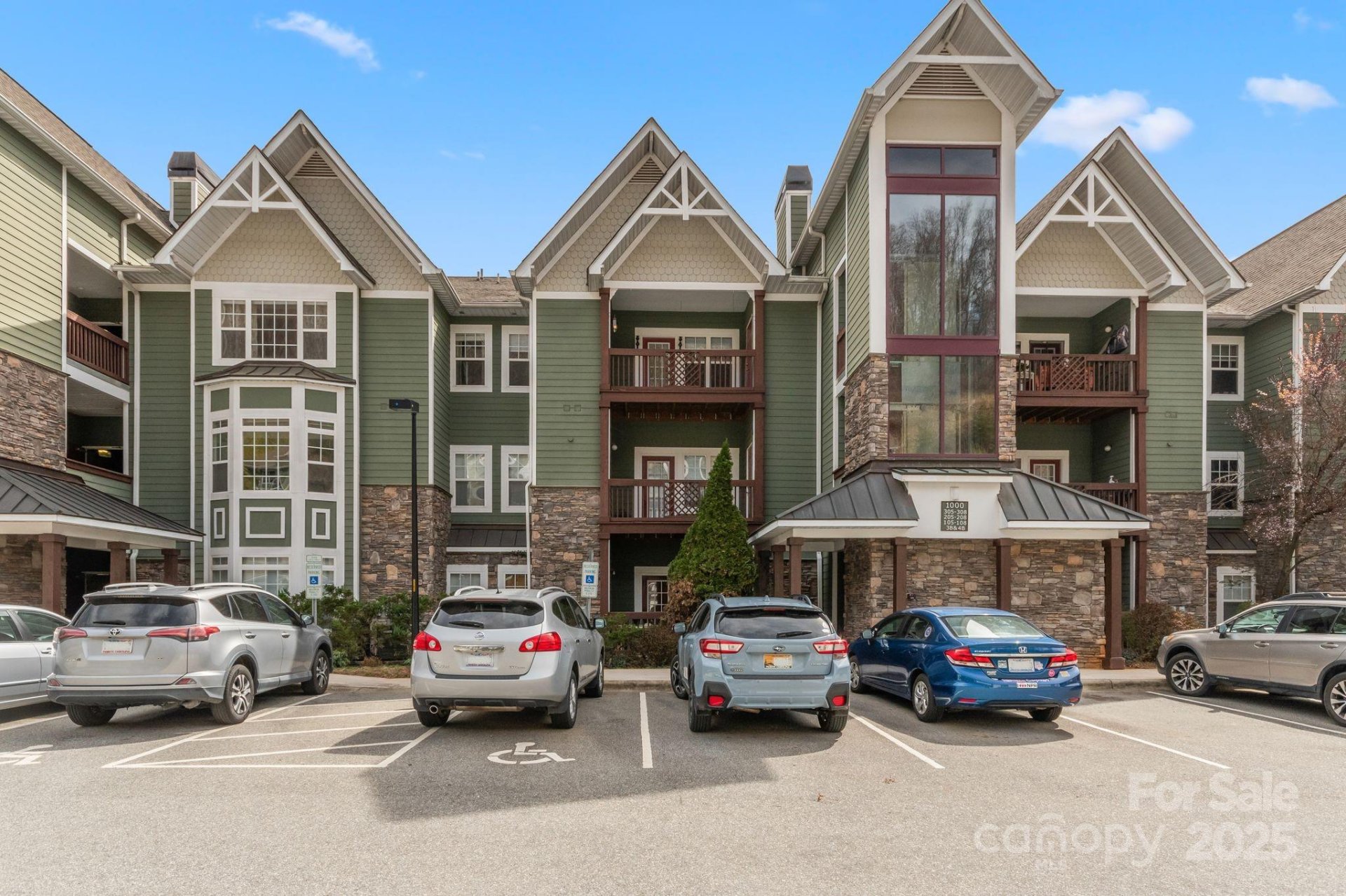 1000 Olde Eastwood Village Boulevard