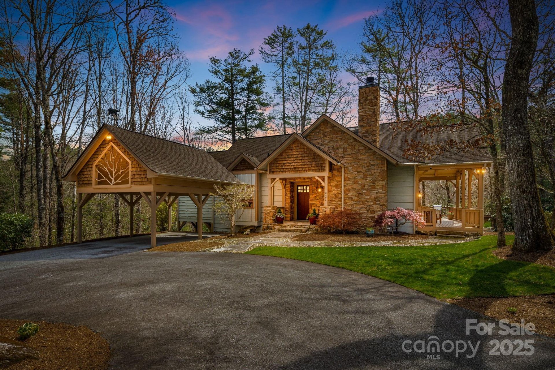 Trillium Links, Cullowhee Community