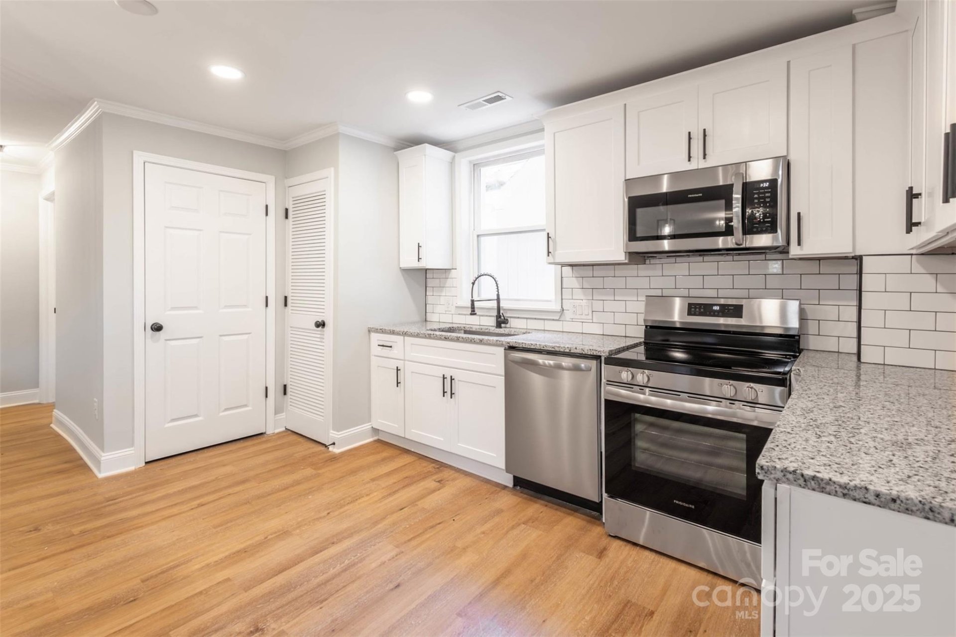 Property image 4 at 307 S Ransom Street, Gastonia, NC 28052