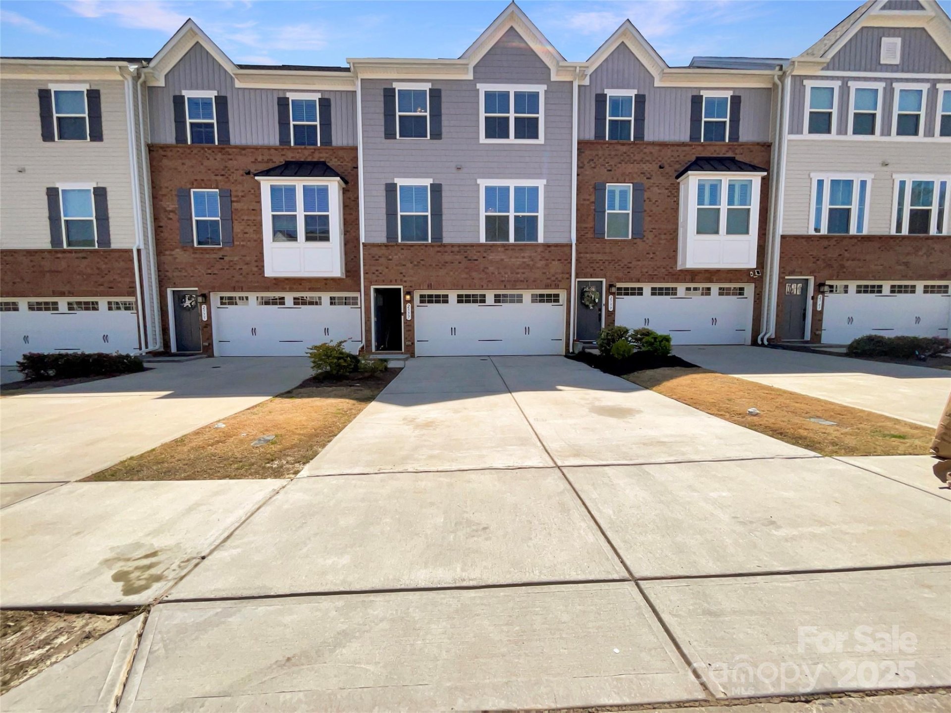 2557 Grantham Place Drive