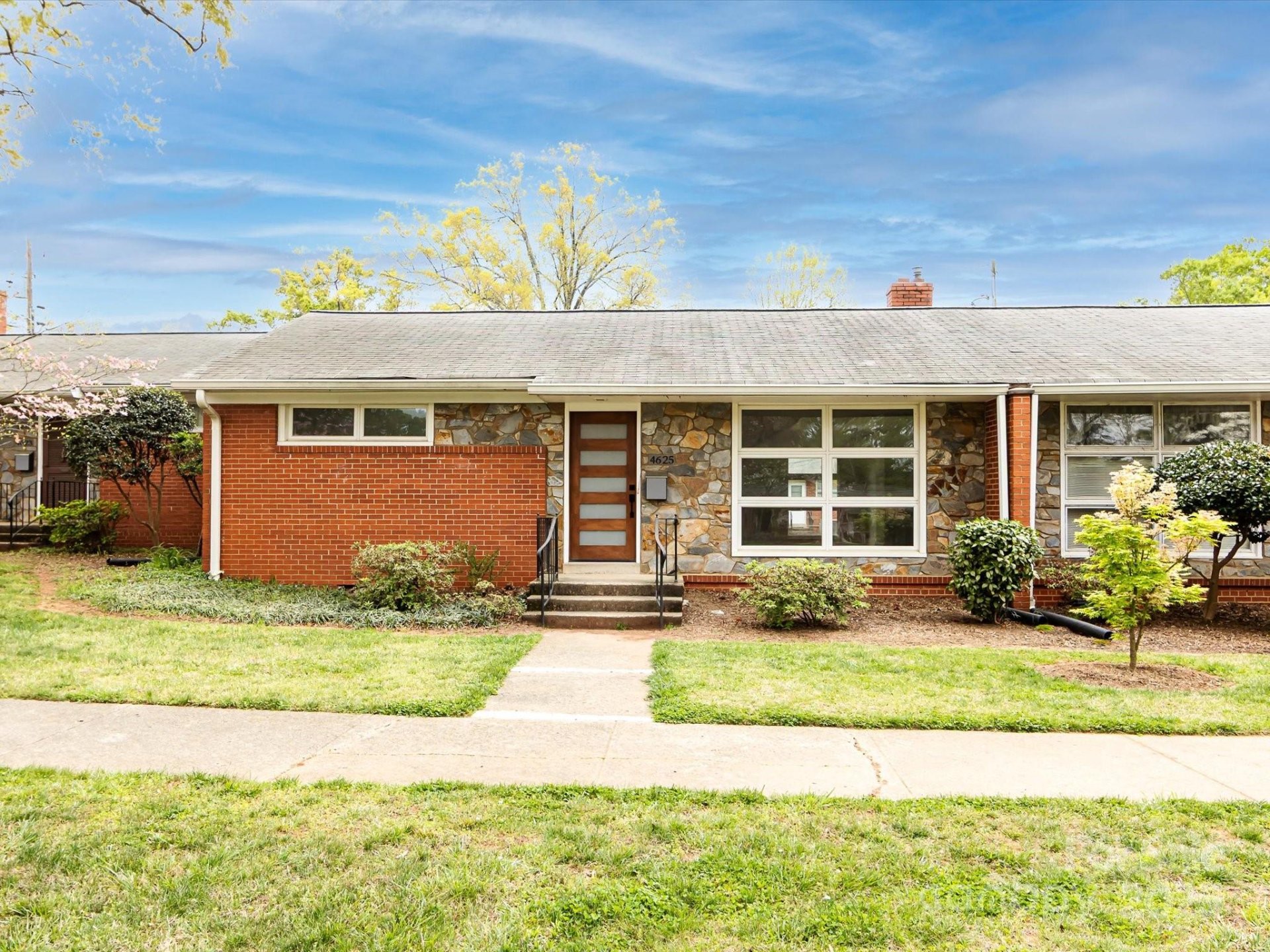 Cotswold Homes, Charlotte Community