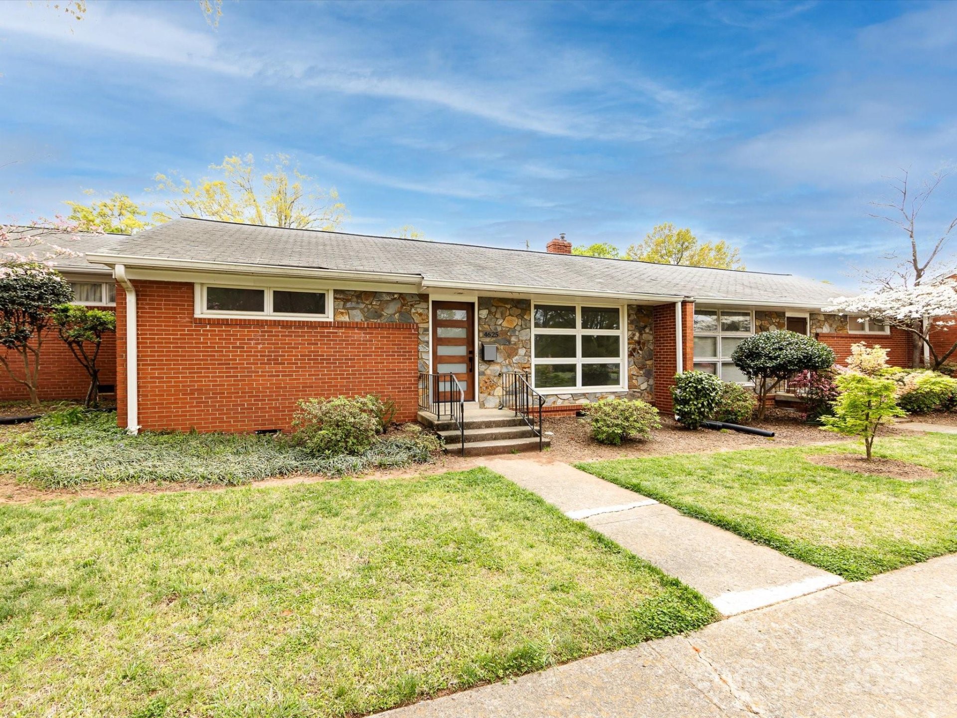 Property image 4 at 4625 Woodlark Lane, Charlotte, NC 28211