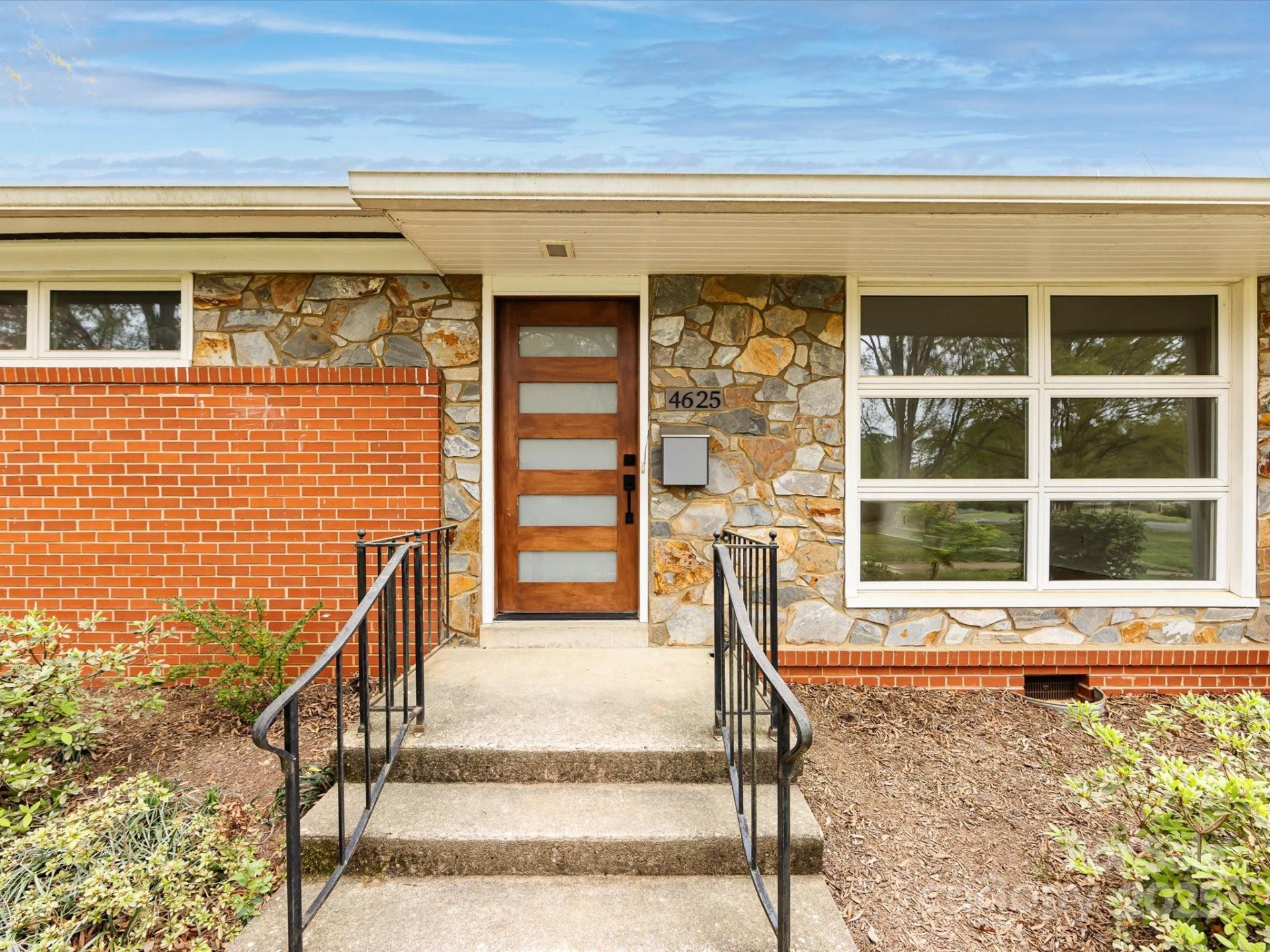 Property image 5 at 4625 Woodlark Lane, Charlotte, NC 28211