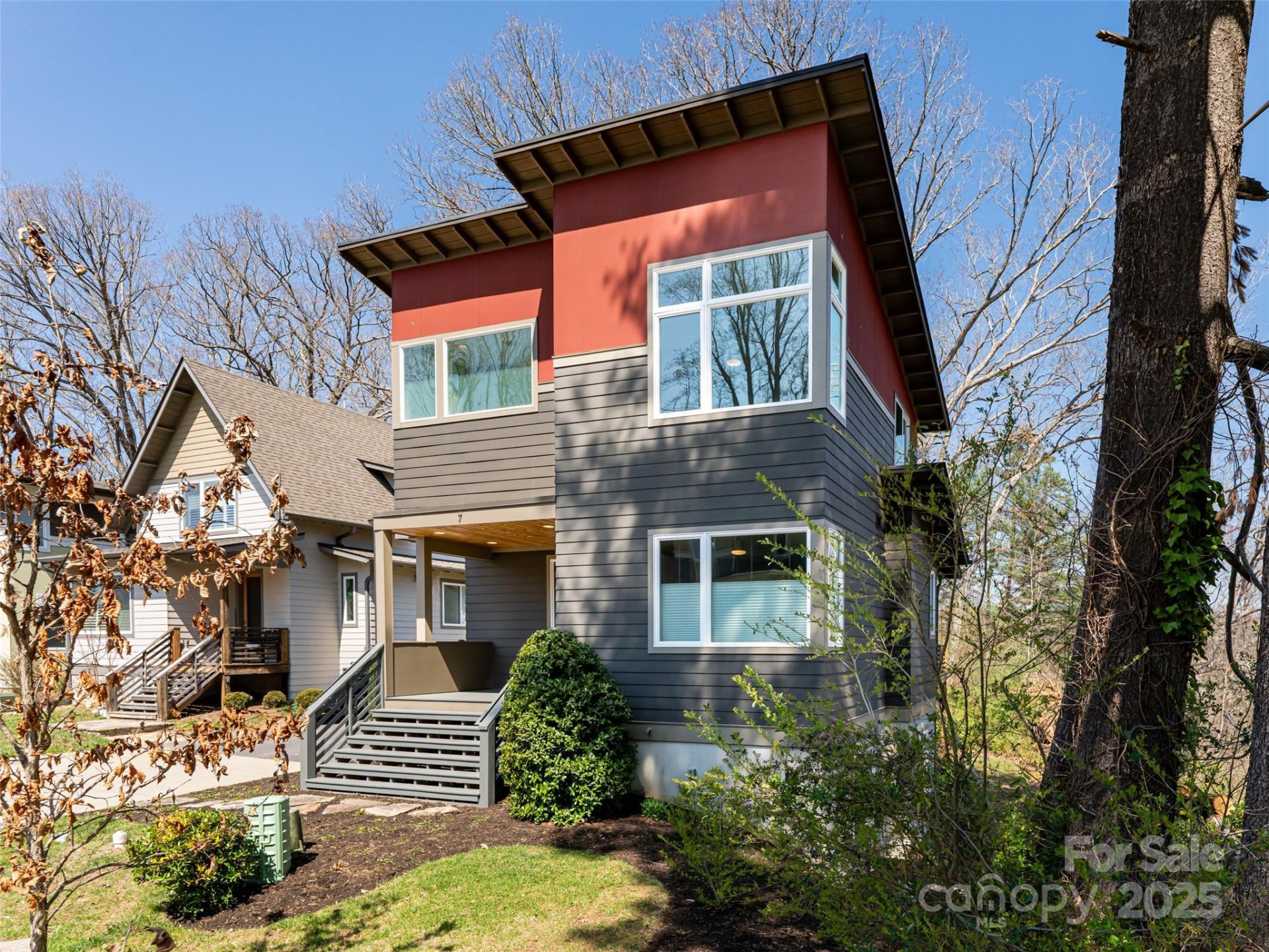 Property image 3 at 7 Mauricet Lane, Asheville, NC 28806