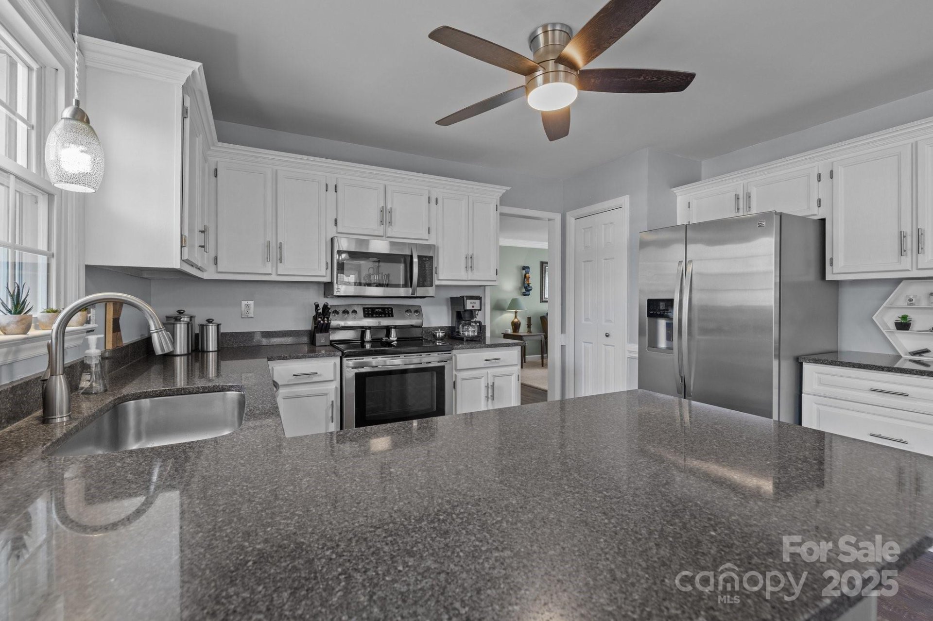 Property image 3 at 2439 Heathershire Lane, Matthews, NC 28105