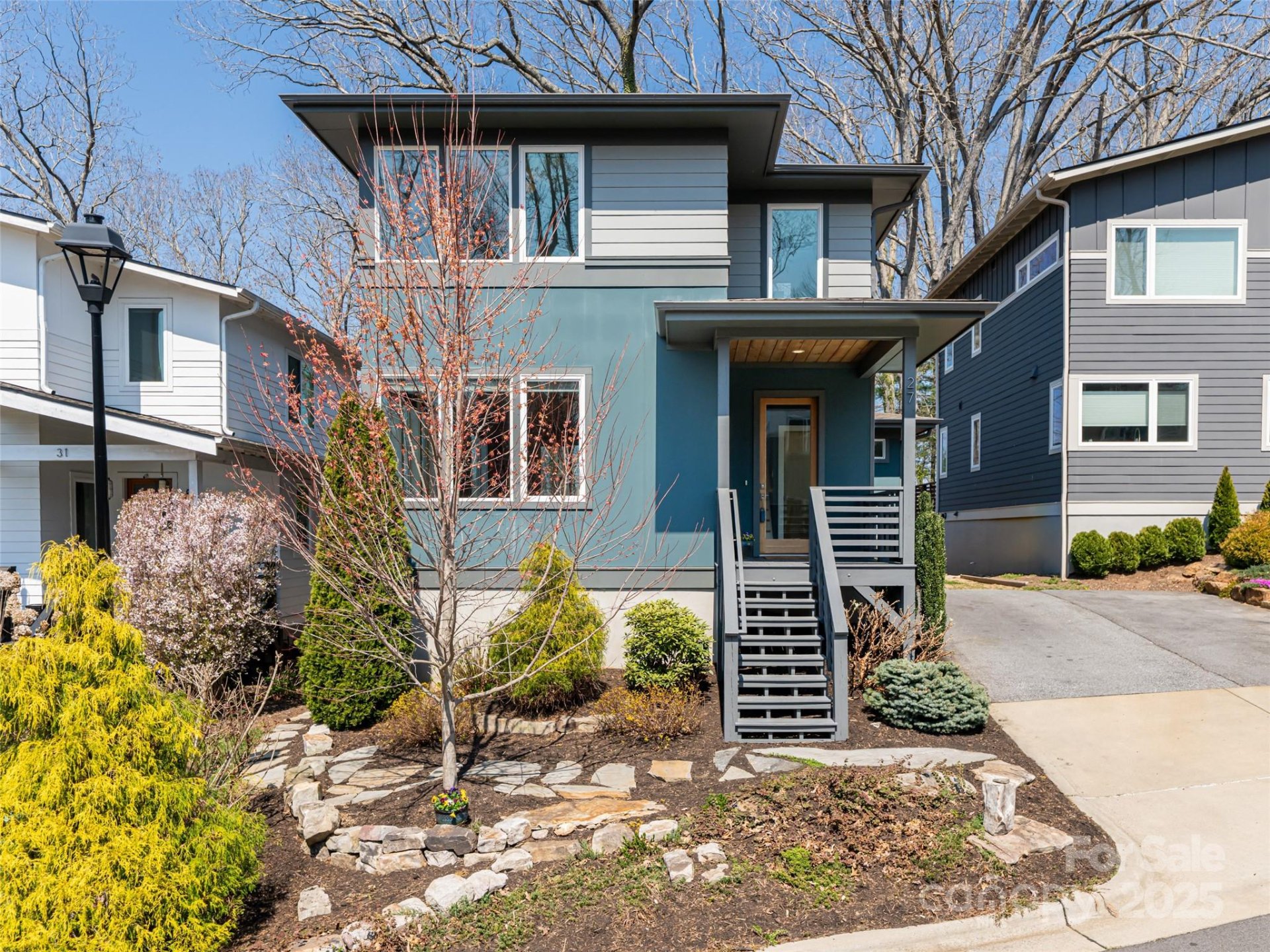 Property image 2 at 27 Mauricet Lane, Asheville, NC 28806