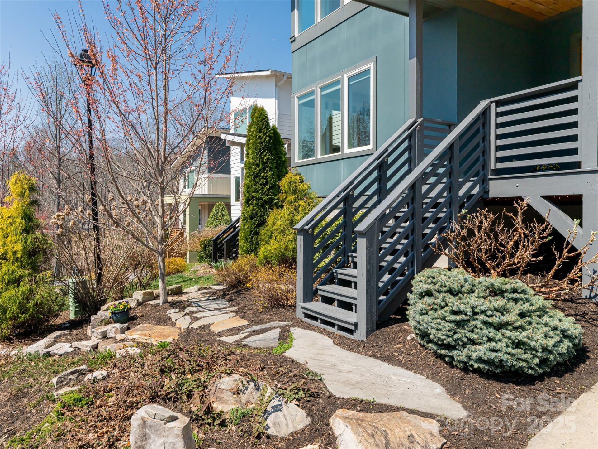Property image 4 at 27 Mauricet Lane, Asheville, NC 28806