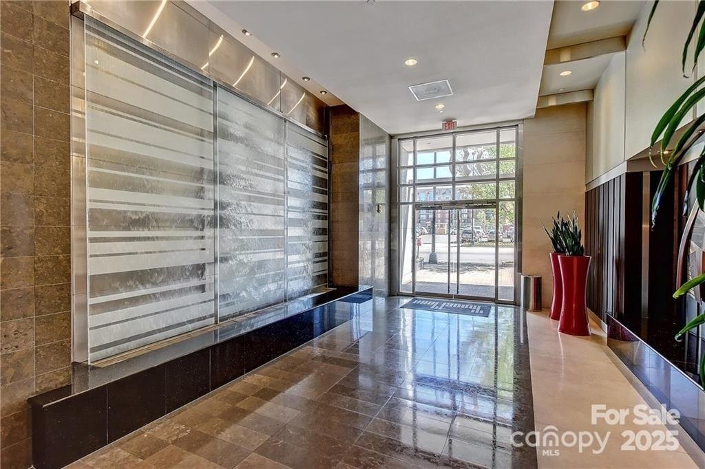 Property image 3 at 333 W Trade Street, Charlotte, NC 28202