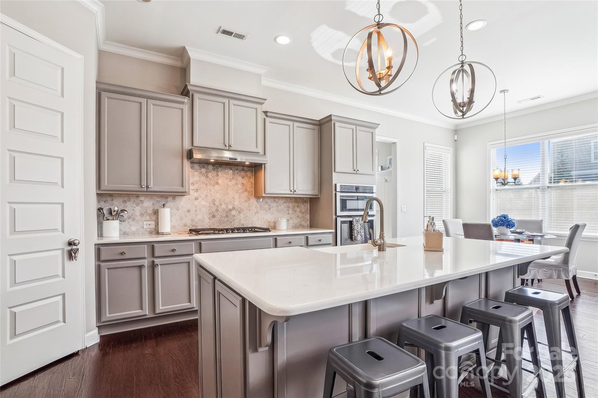 15402 Country Lake Drive