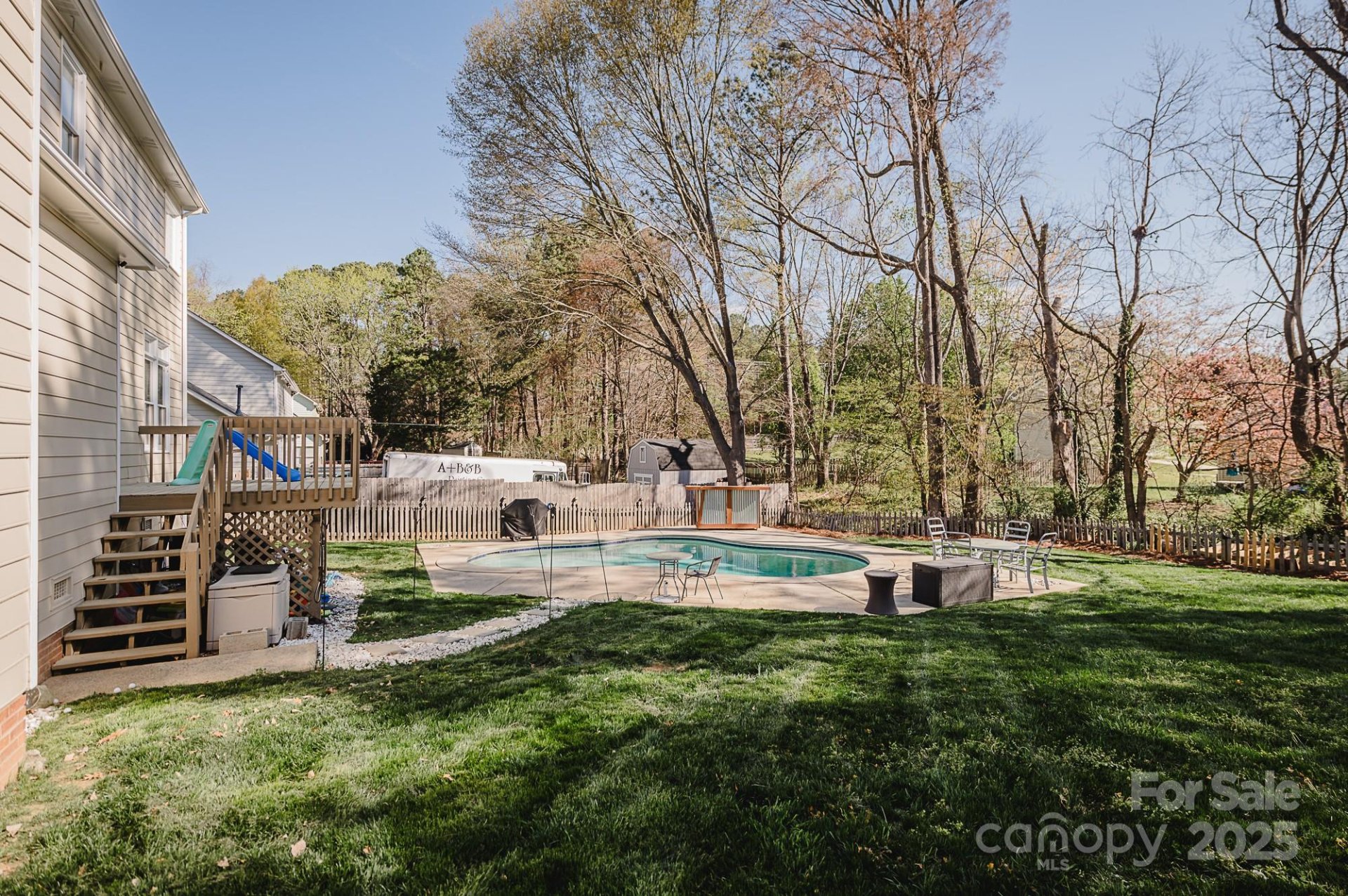 Property image 4 at 8718 Canter Post Drive, Charlotte, NC 28216